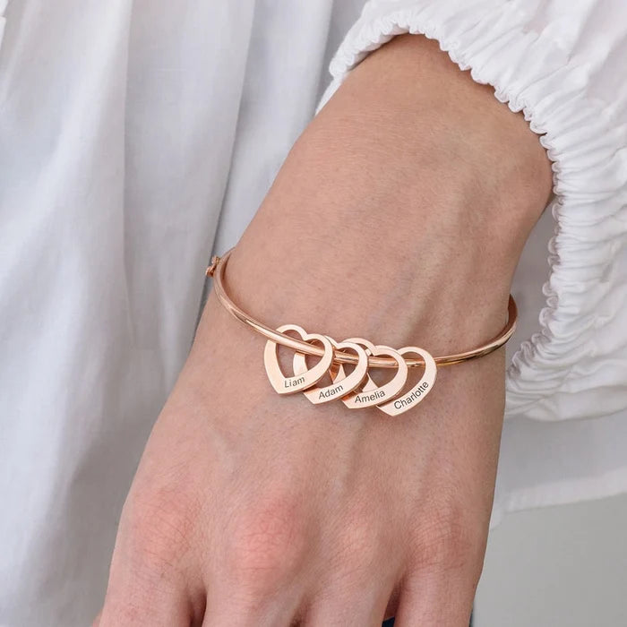 Personalised Mother’s Heart Bracelet with Family Names – Keep Your Loved Ones Close