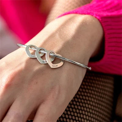 Personalised Mother’s Heart Bracelet with Family Names – Keep Your Loved Ones Close