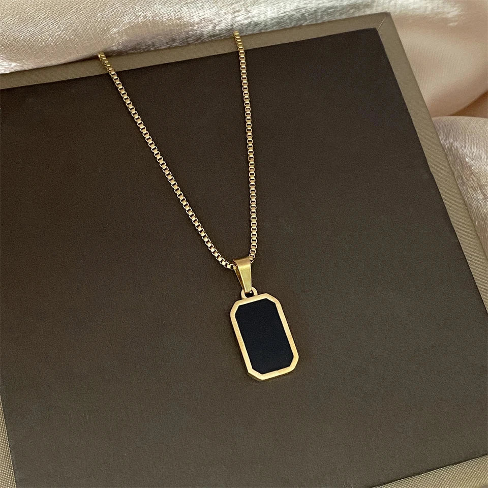 Orvielle – Timeless Pendant Necklace
