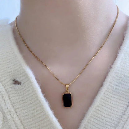 Orvielle – Timeless Pendant Necklace