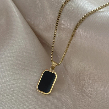 Orvielle – Timeless Pendant Necklace