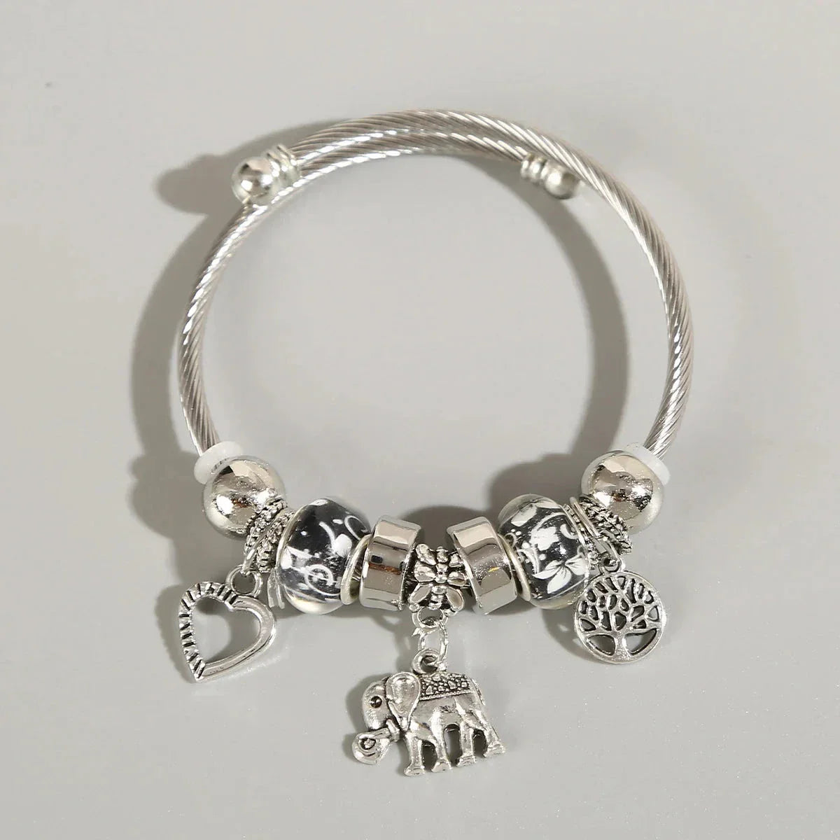 Elegant Women's Bracelet – AuraRadiant