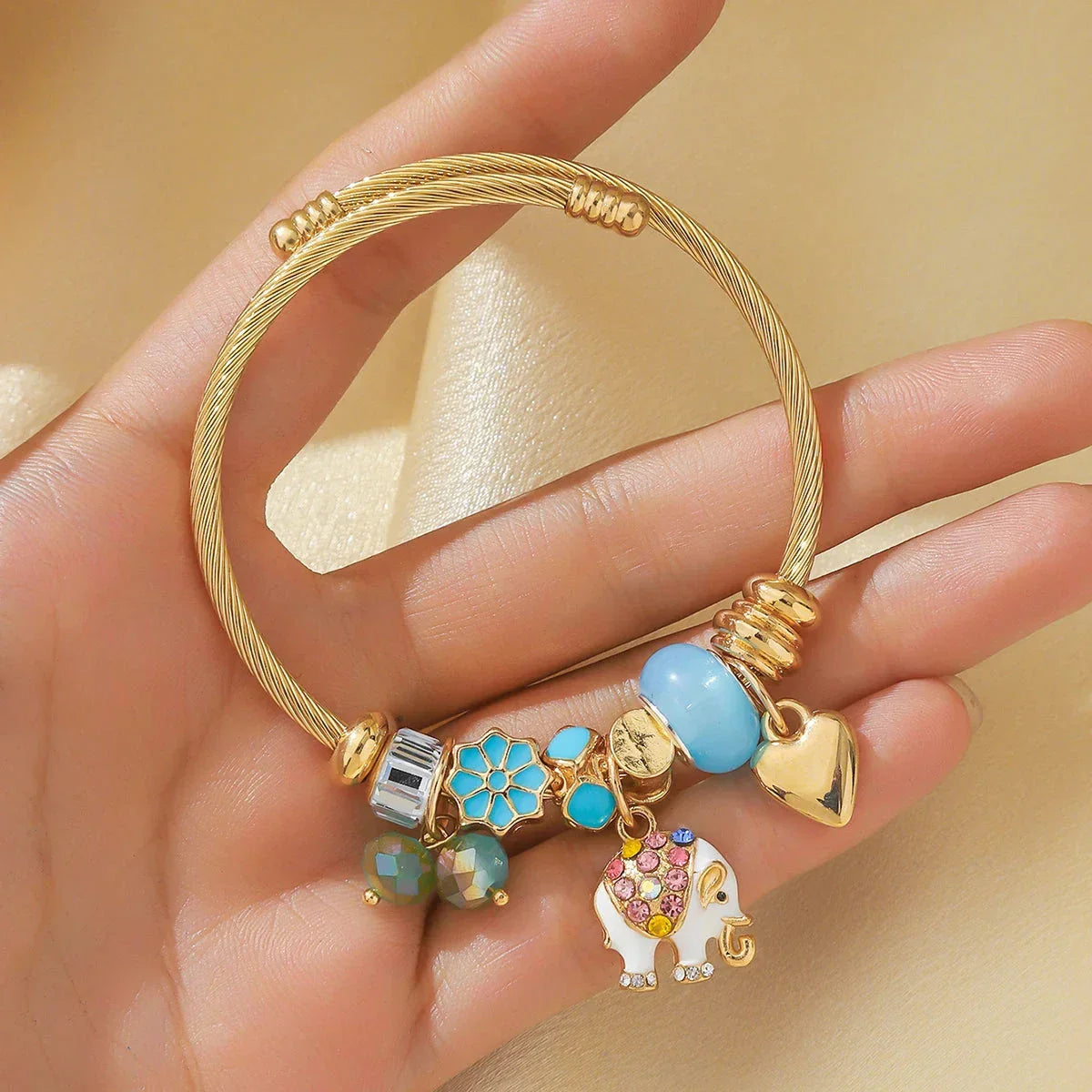 Elegant Women's Bracelet – AuraRadiant
