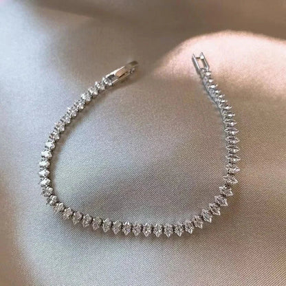 Vethoria – Luxury Paved Bracelet