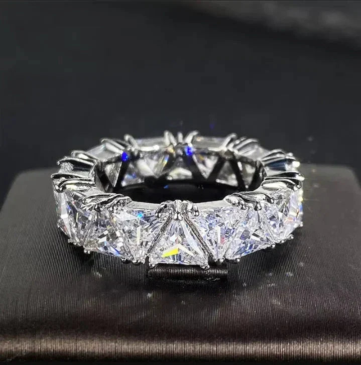 Valérith – Elegant Luxury Ring