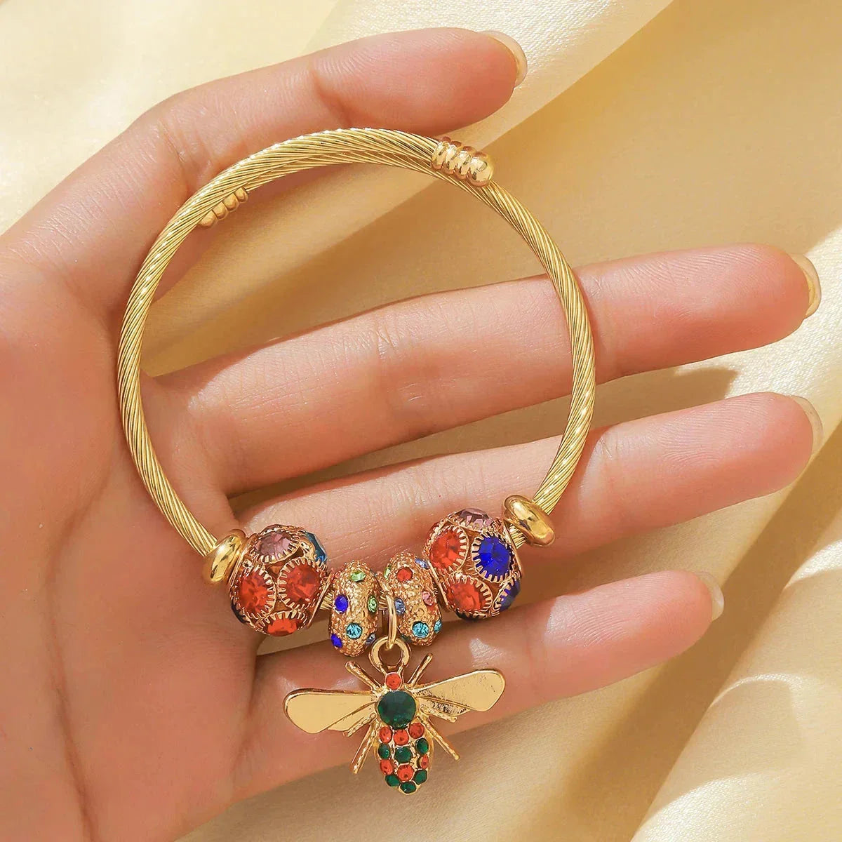 Mirelith – Elegant Stylized Bracelet