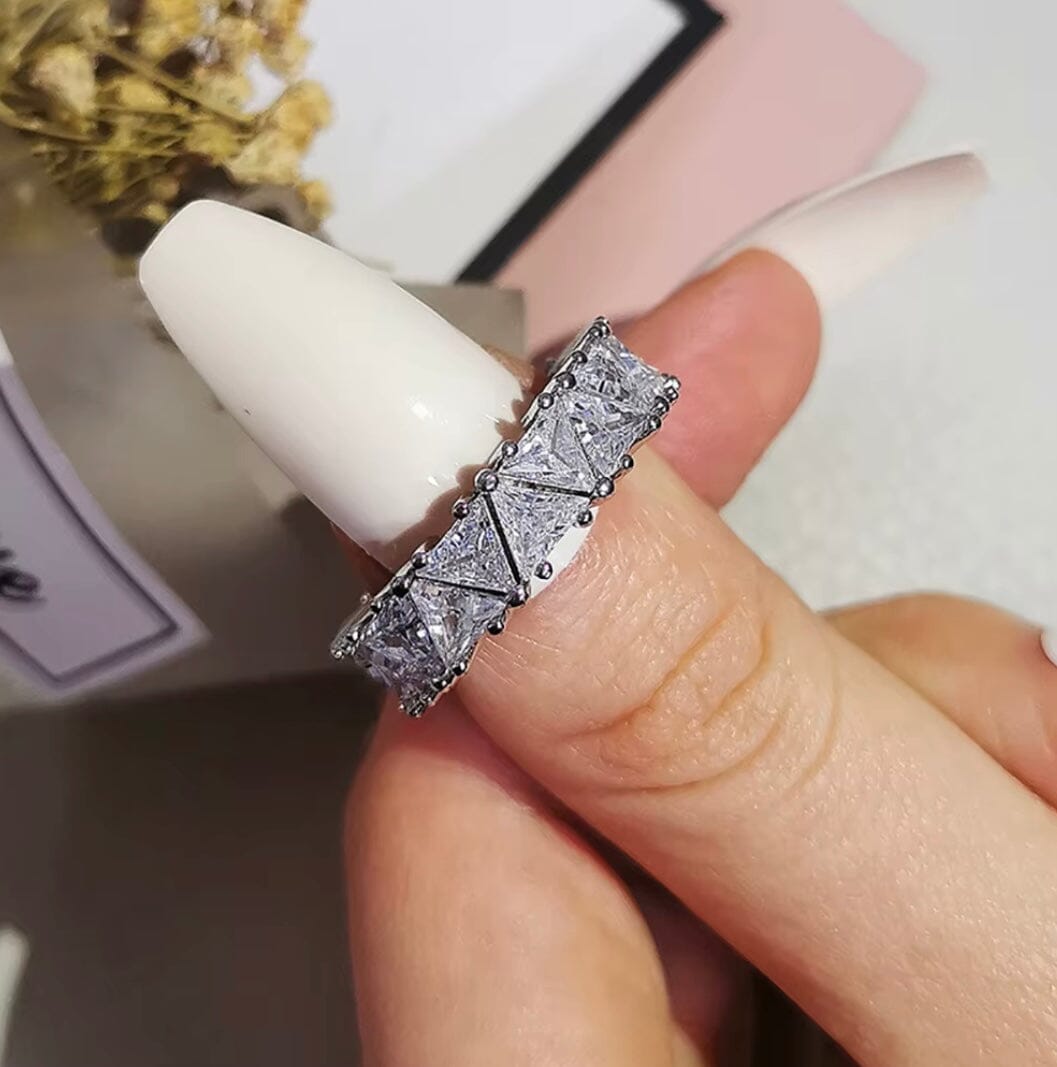Valérith – Elegant Luxury Ring